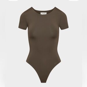 Aritzia Babaton Contour Bodysuit